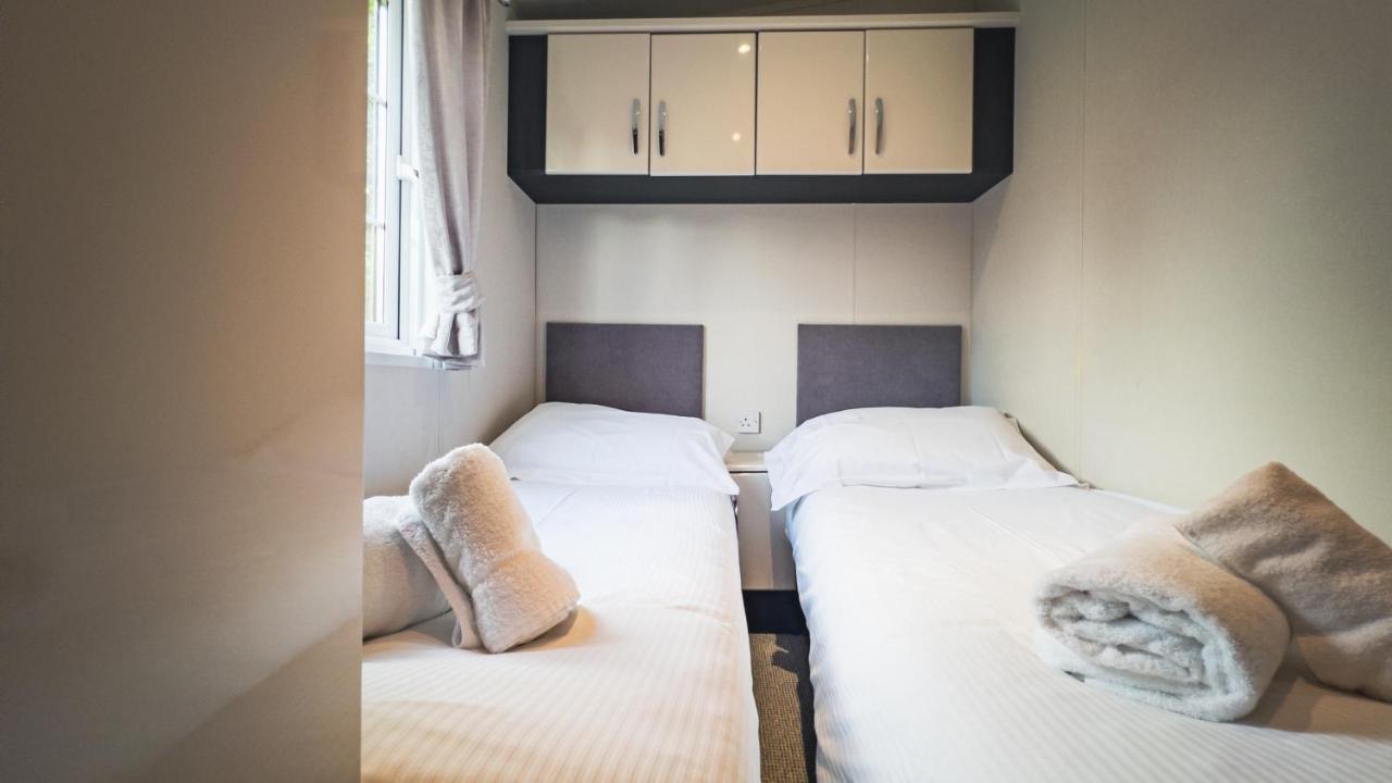 Angie'S Haven, Superb 2 Bedroom Lodge With Hot Tub - Sleeps 6 - Felmoor Park موربيث المظهر الخارجي الصورة