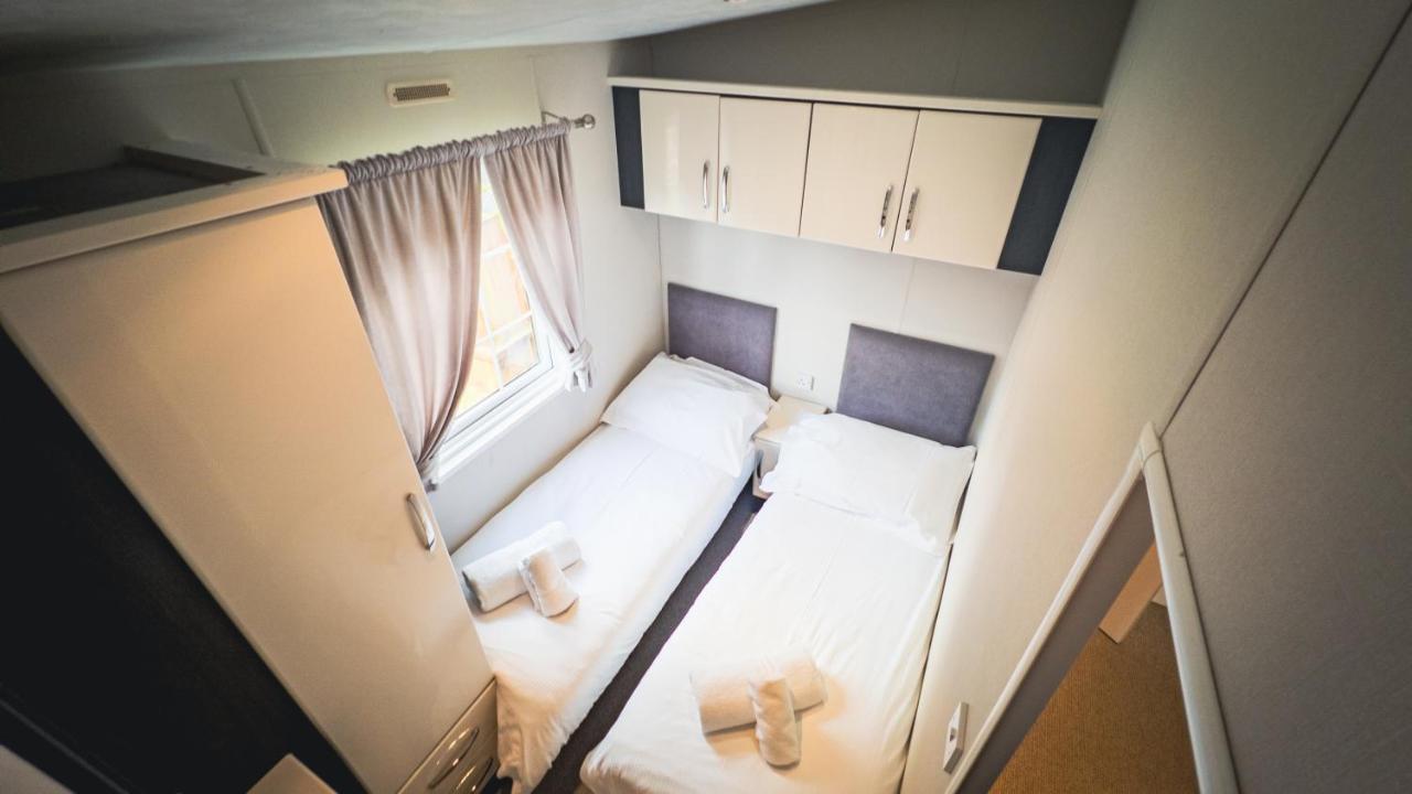 Angie'S Haven, Superb 2 Bedroom Lodge With Hot Tub - Sleeps 6 - Felmoor Park موربيث المظهر الخارجي الصورة